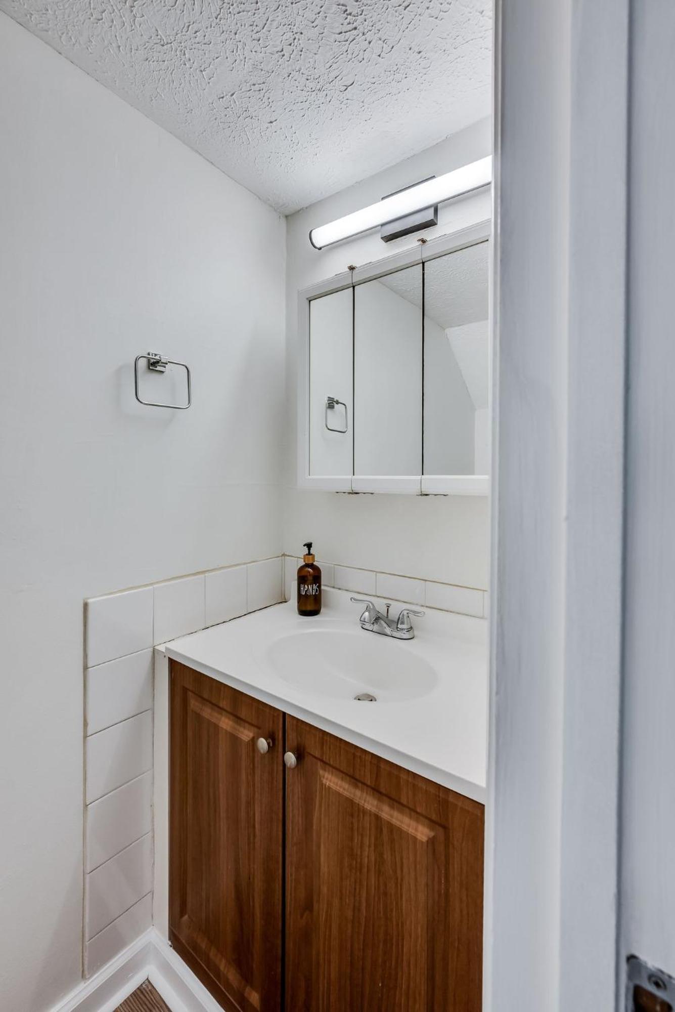 Villa East Nash 12 Mins To Broadway Sleeps 6 *